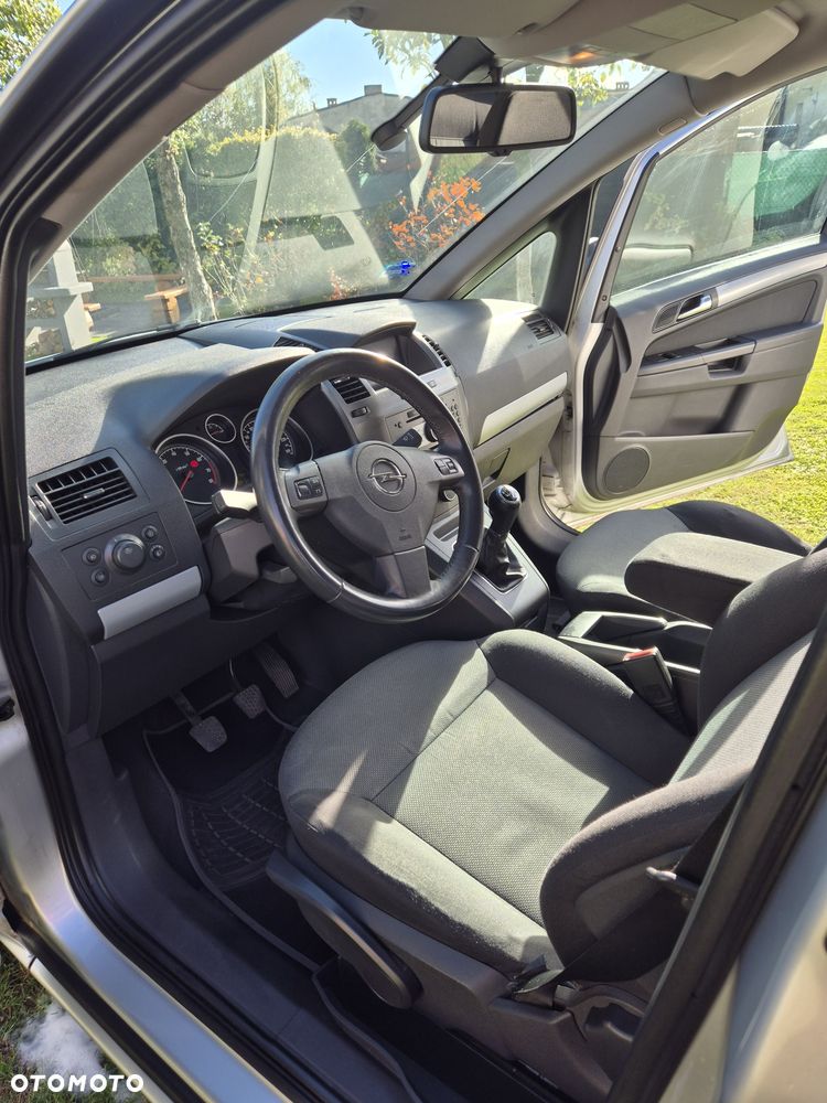 Opel Zafira 2006 photo 2