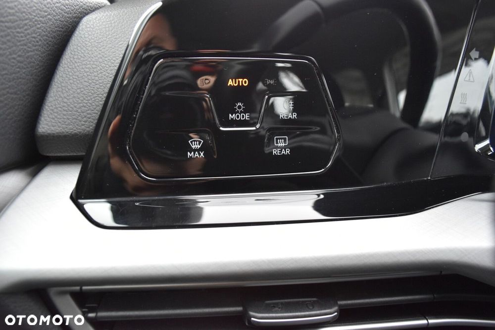 Volkswagen Golf - 26