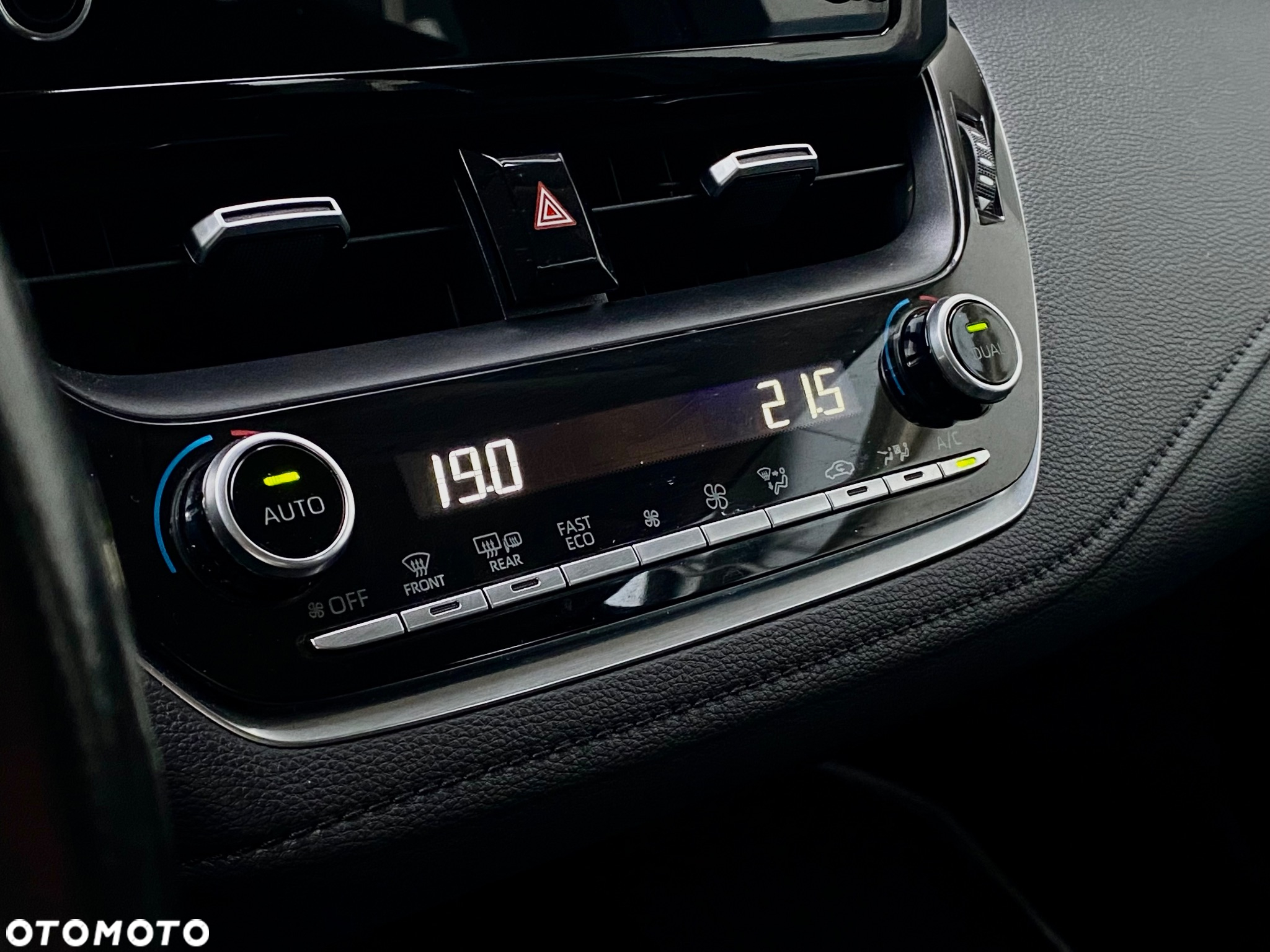 Toyota Corolla 1.8 Hybrid Comfort - 27