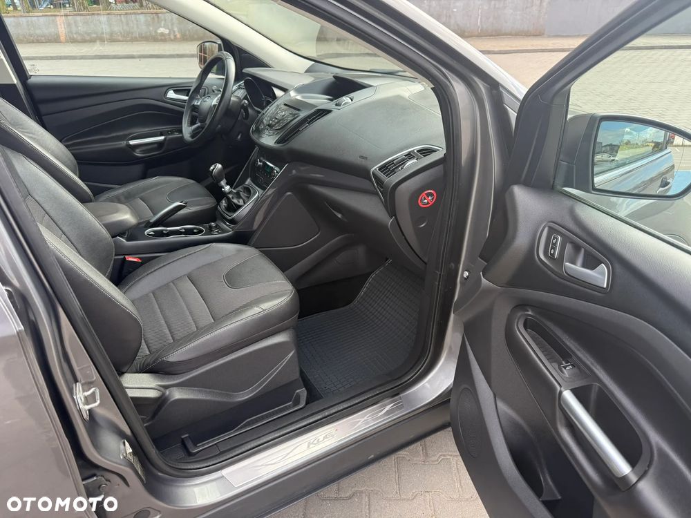 Ford Kuga 2.0 TDCi 4x4 Titanium - 29