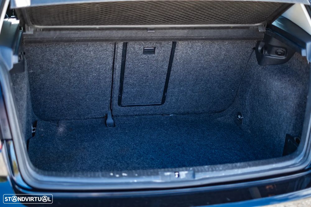 VW Golf 2.0 TDi Highline DSG - 9