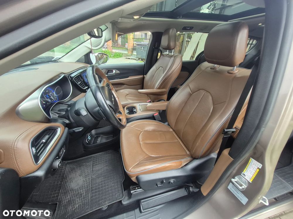 Chrysler Pacifica - 15