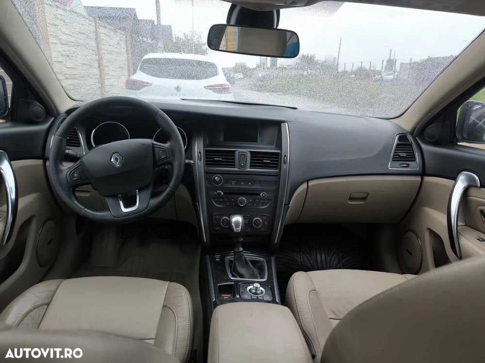 Renault Latitude 2.0 dCi Privilege - 11