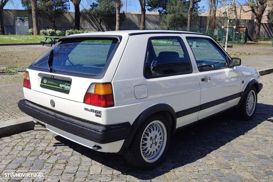VW Golf 1.8 GTI 16V - 11