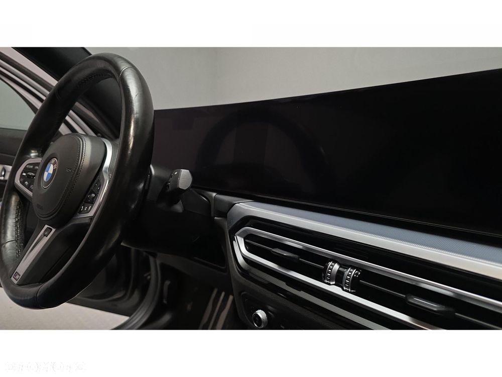 BMW Seria 3 - 32