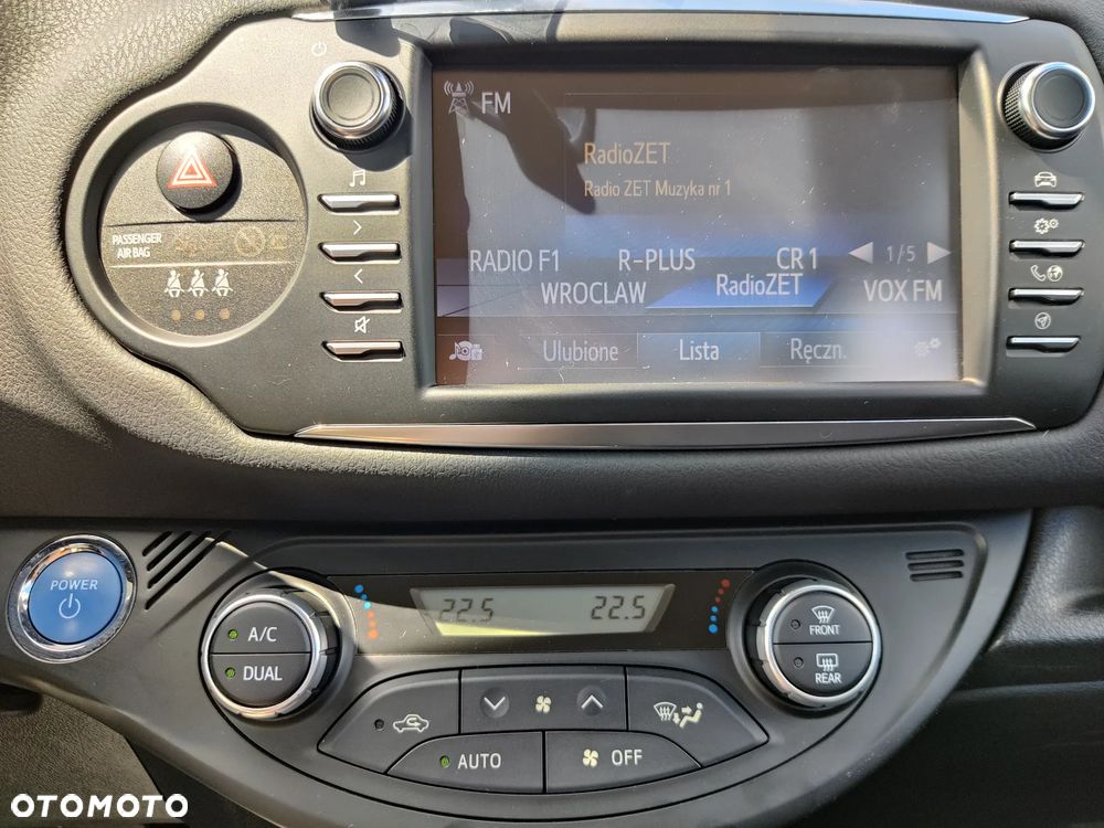 Toyota Yaris Hybrid 100 Premium EU6 - 18