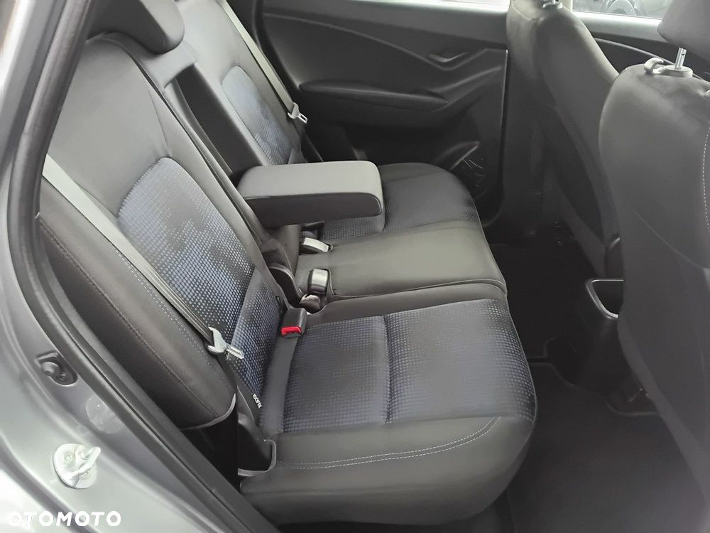 Hyundai ix20 - 11