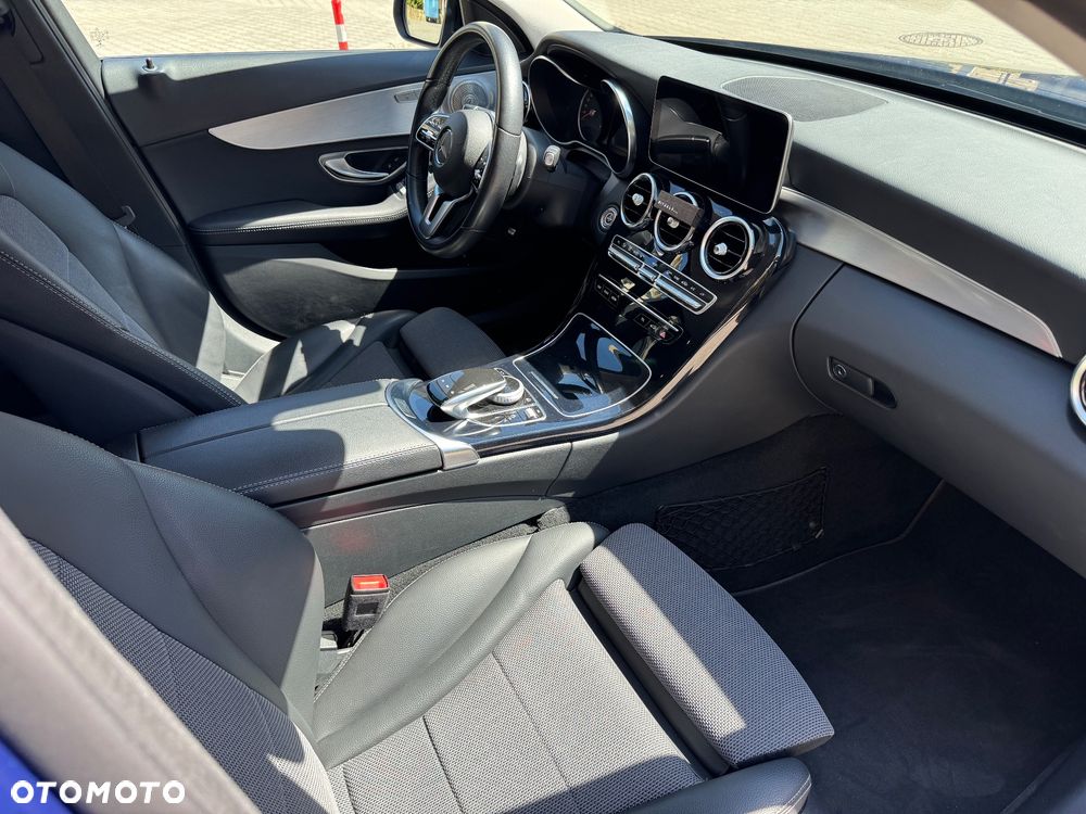Mercedes-Benz Klasa C 300 9G-TRONIC Avantgarde - 19