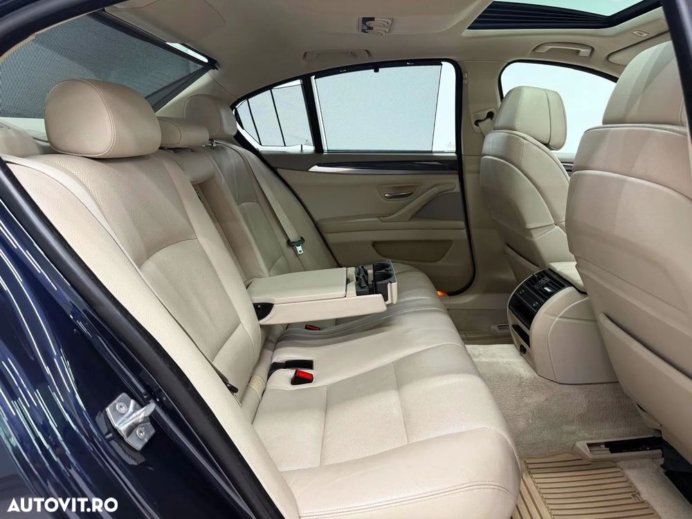 BMW Seria 5 520d Luxury Line - 25