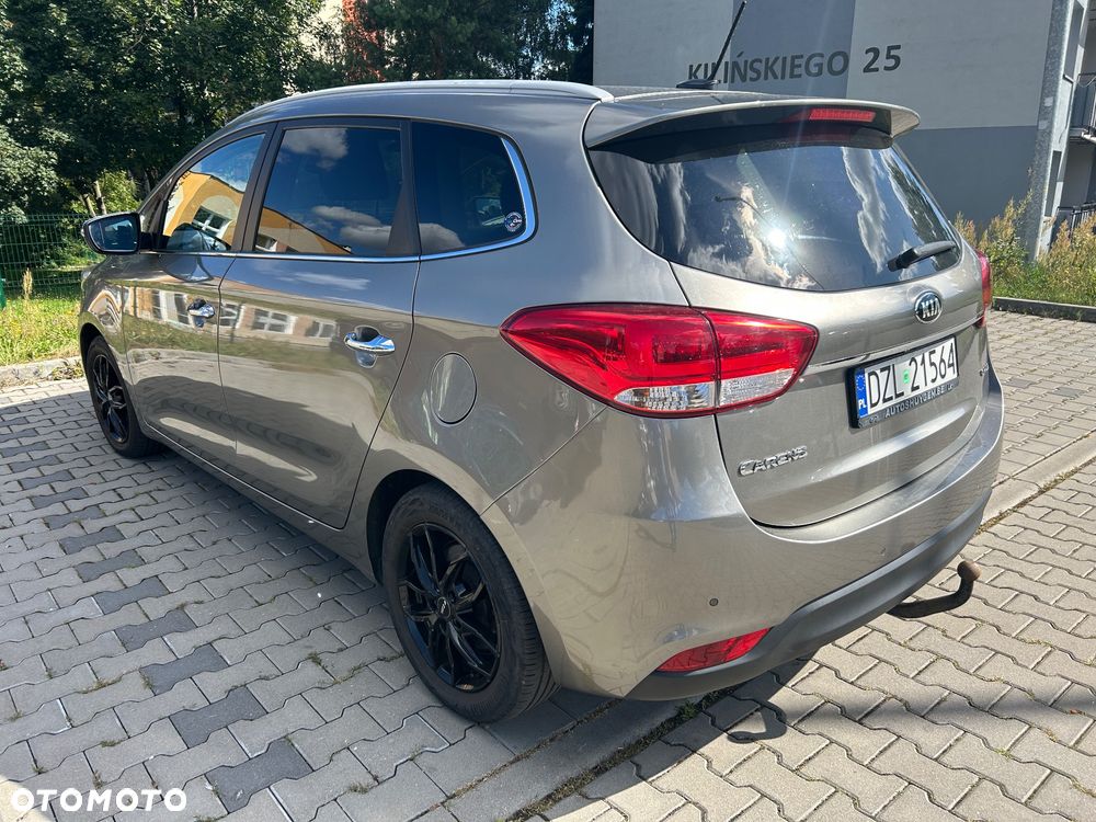 Kia Carens 1.7 CRDi M 7os EU6 - 3