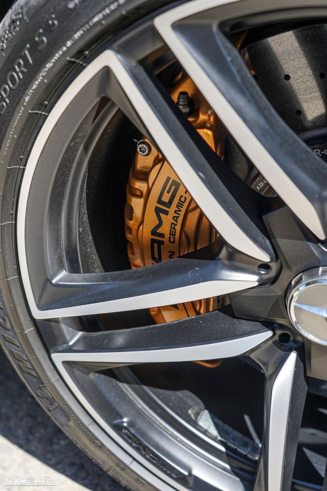 Mercedes-Benz E 63 AMG S 4-Matic+ - 11