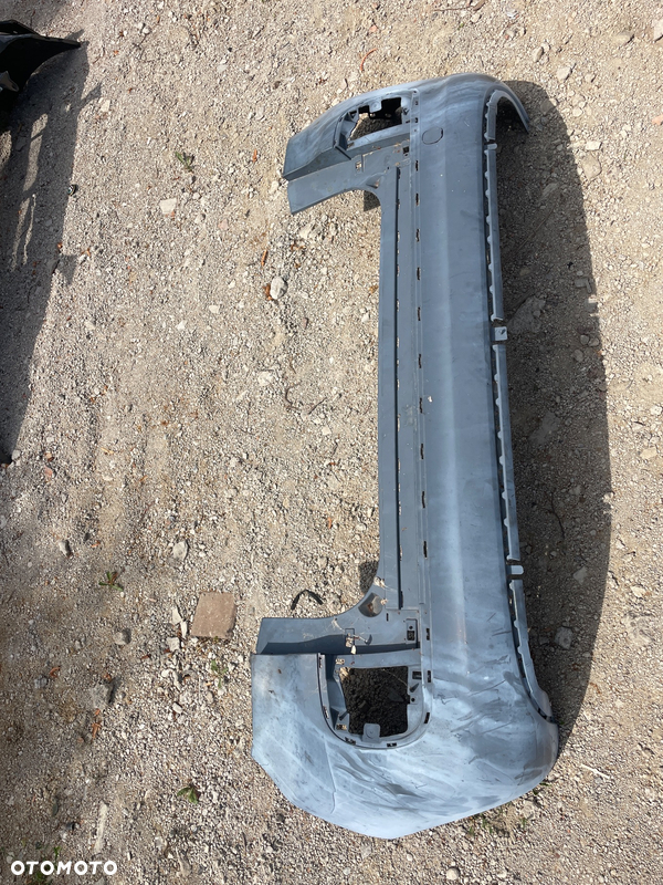 Fiat 500L zderzak tylny 735522860