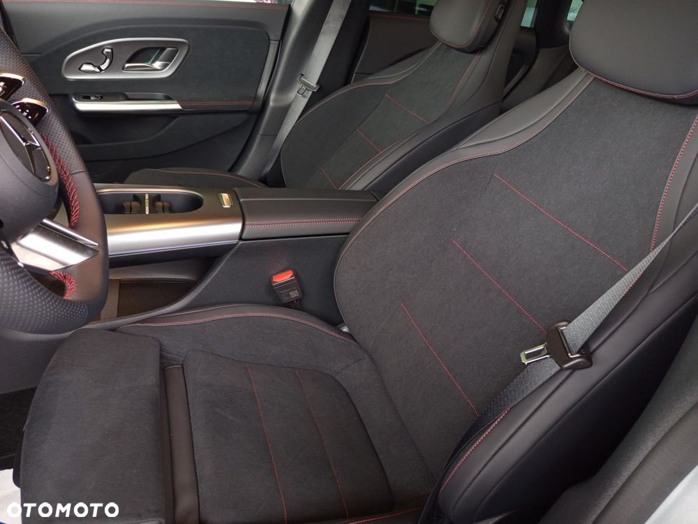 Mercedes-Benz CLA - 9