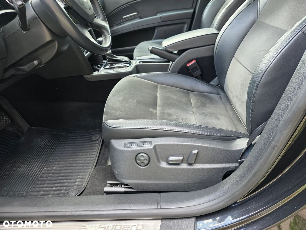 Skoda Superb 2.0 TSI Platinum DSG - 22