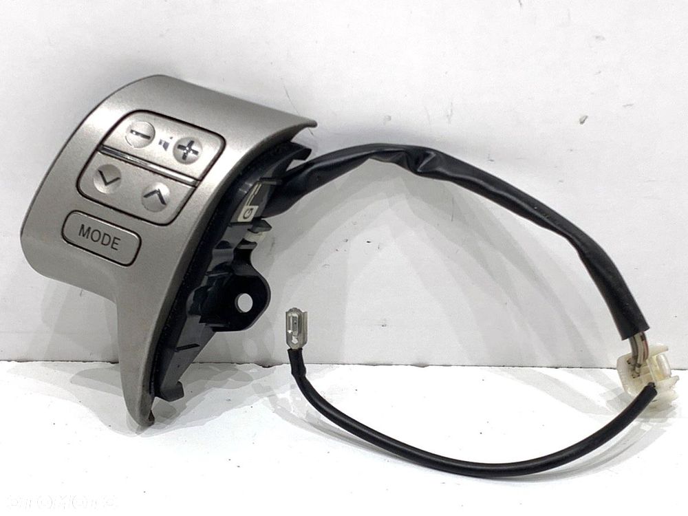 PRZEŁĄCZNIKI KIEROWNICY  TOYOTA COROLLA sedan (_E15_) 2006 - 2022 2.0 D-4D (ADE150) 93 kW [126 KM] - 1