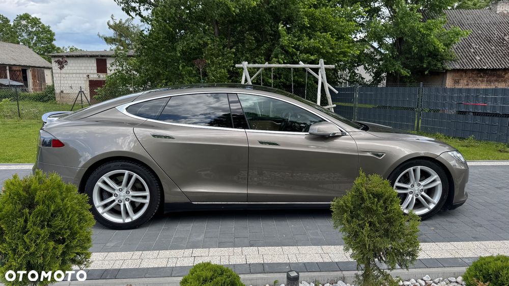 Tesla Model S 90 D - 15