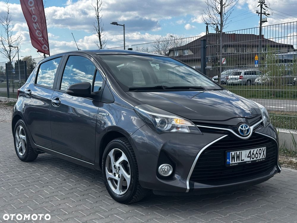 Toyota Yaris Hybrid 100 Selection Passion - 3