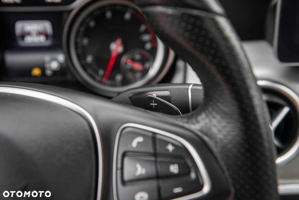 Mercedes-Benz GLA 200 7G-DCT Edition 1 - 18