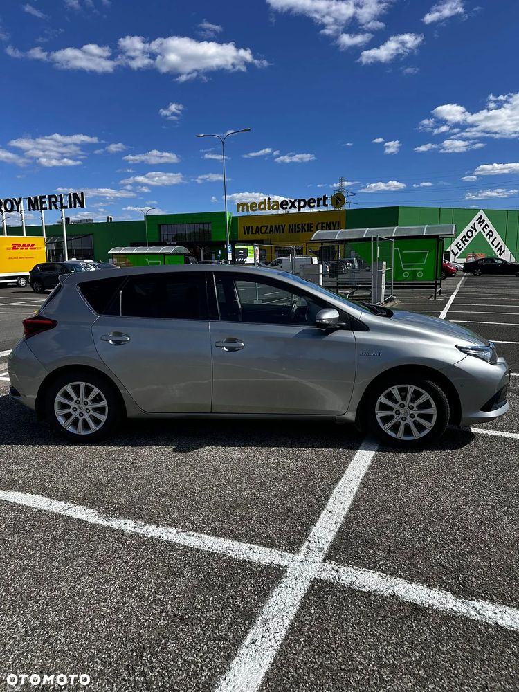 Toyota Auris Hybrid 135 Prestige - 8