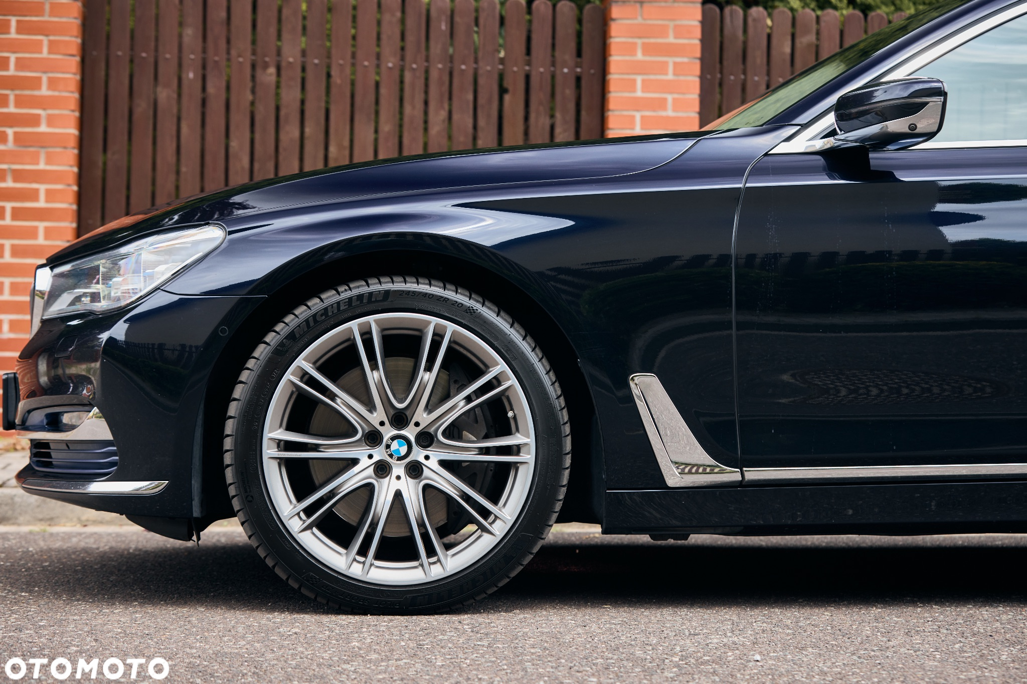 BMW Seria 7 750i xDrive - 2