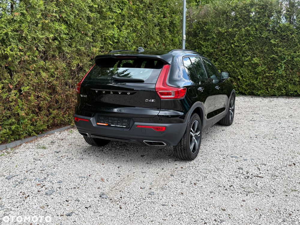 Volvo XC 40 D4 AWD Geartronic R-Design - 4
