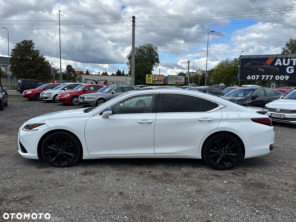 Lexus ES 300h F Sport - 38