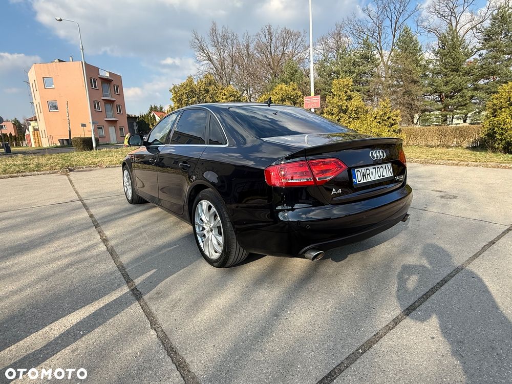 Audi A4 Limousine - 18