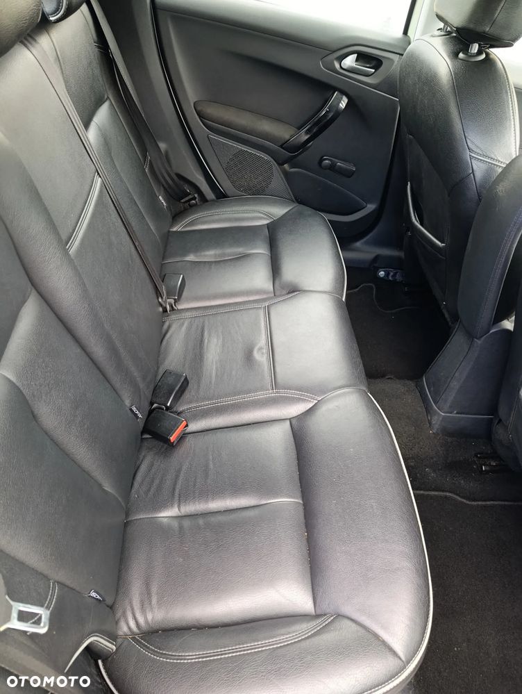Peugeot 208 82 VTI Allure - 13