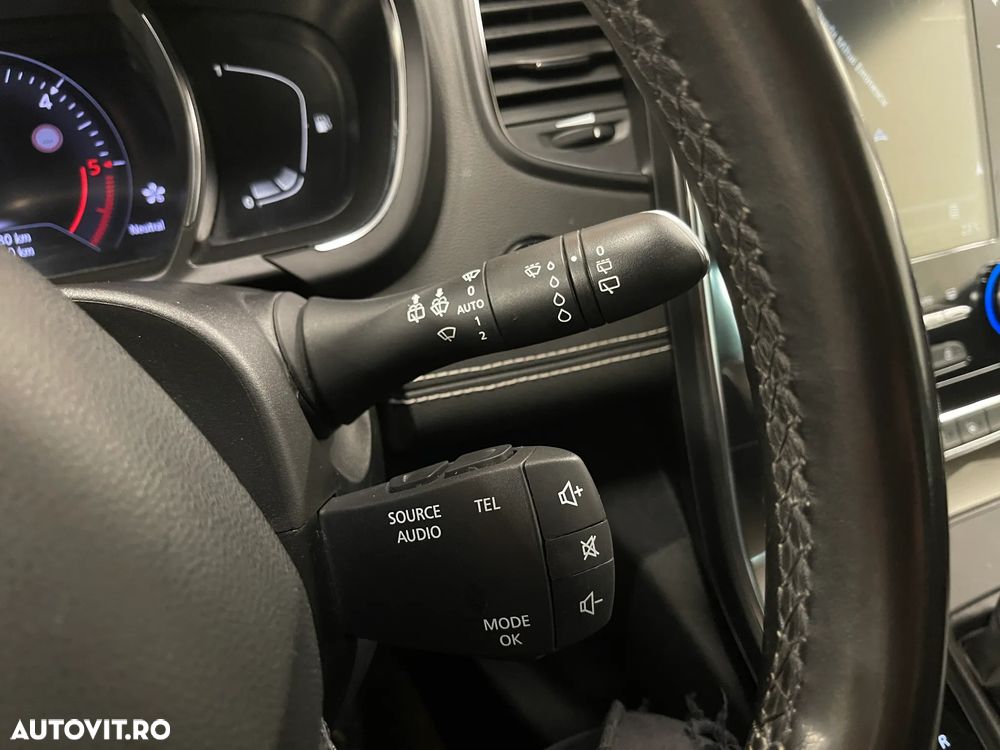 Renault Grand Scenic - 31