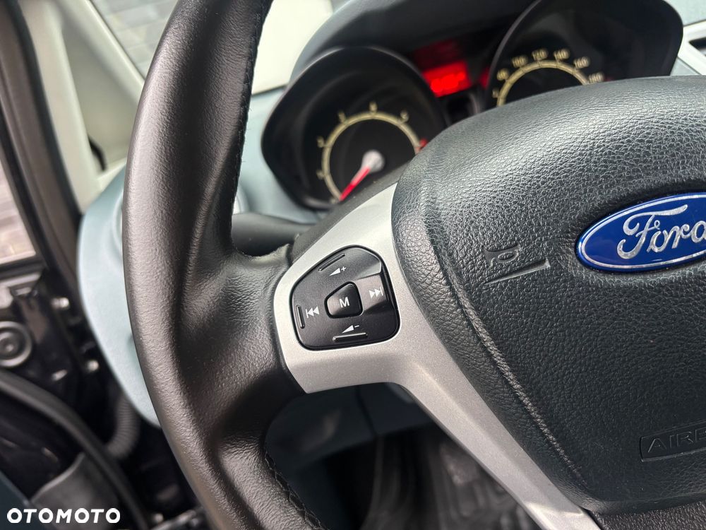 Ford Fiesta - 17