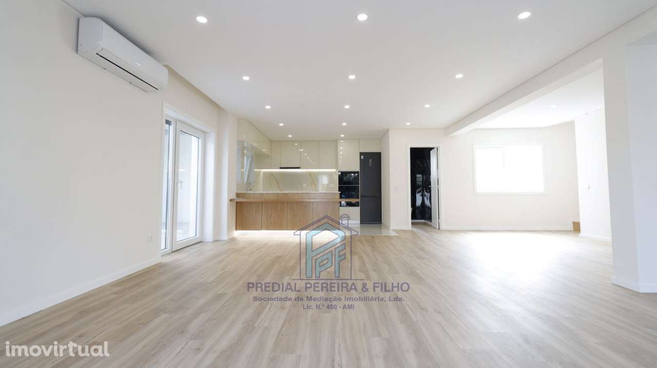 Moradia de 4 frentes - Baguim / Centro - Grande imagem: 2/30