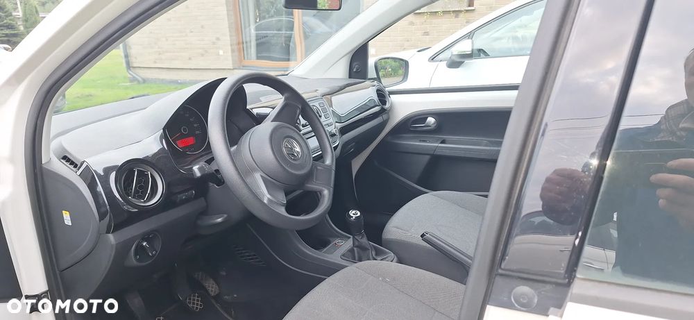 Volkswagen up! white - 3