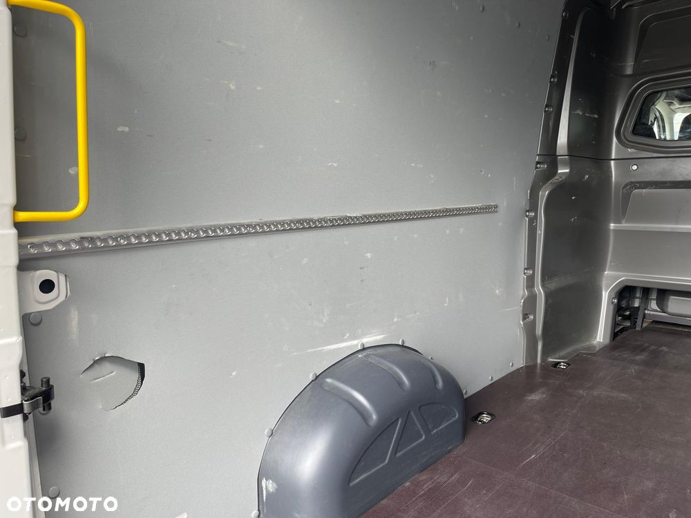 Volkswagen Crafter - 15