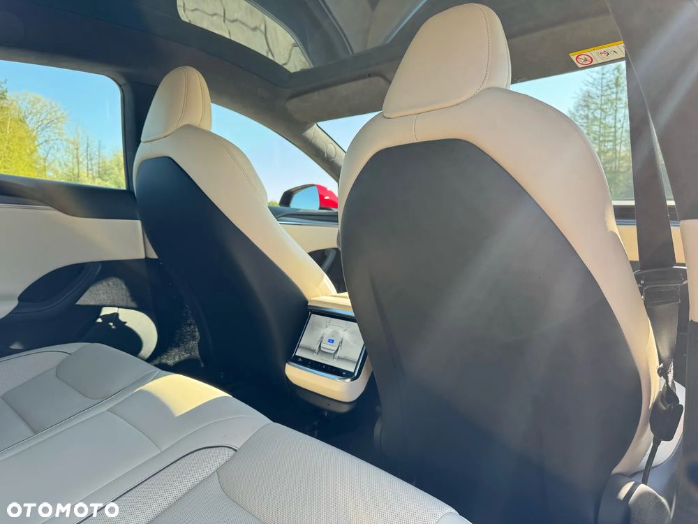 Tesla Model S Plaid - 32