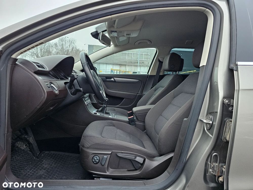 Volkswagen Passat Variant 2.0 TDI BlueMotion Technology Comfortline - 14