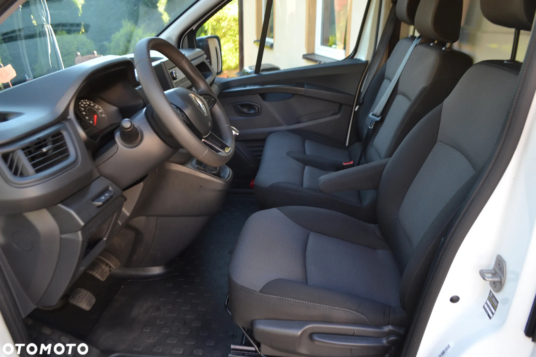 Renault Trafic 2.0 dCi L2H1 HD Extra (bryg.) - 17
