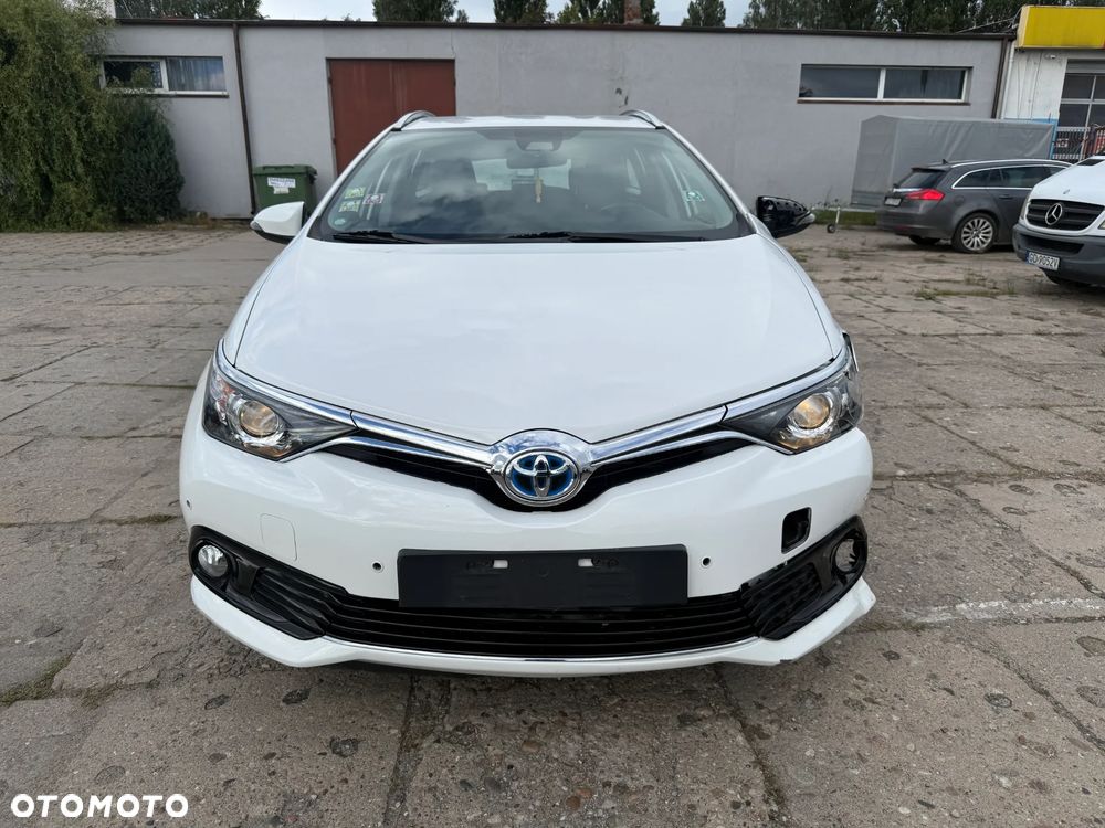 Toyota Auris 1.8 HSD Luna - 2
