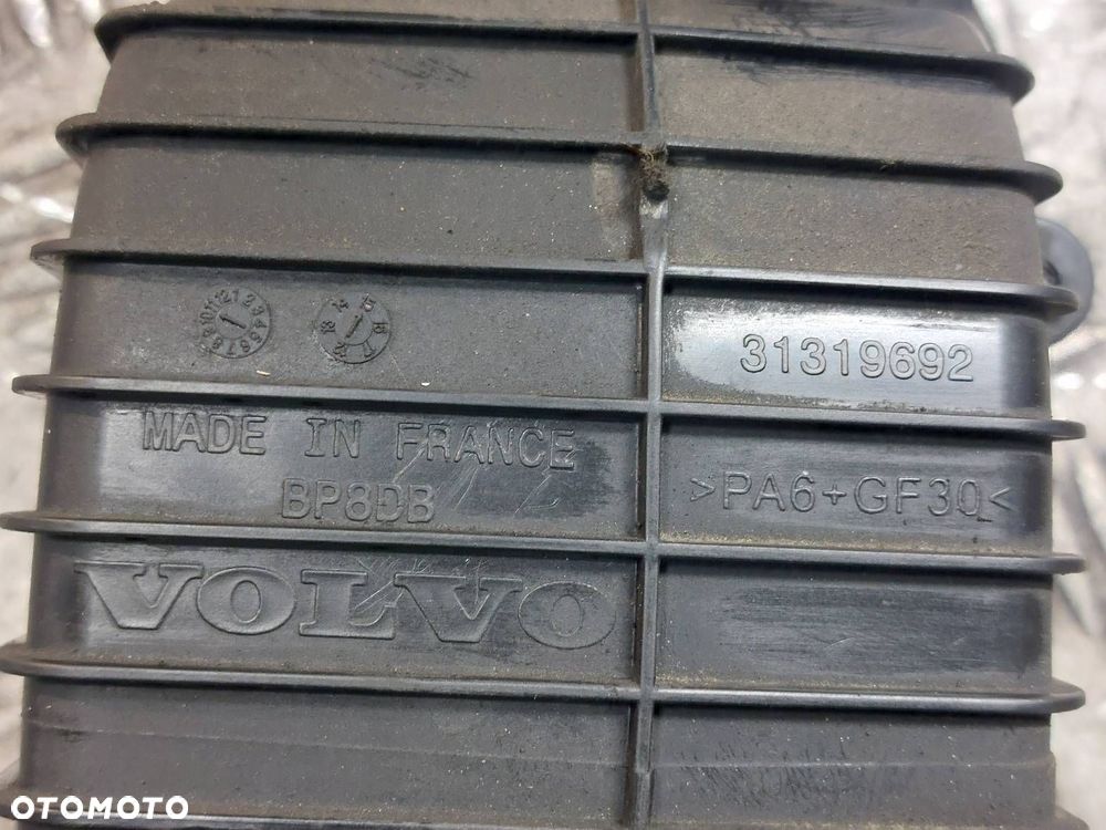 OBUDOWA FILTRA + PRZEPŁYWOMIERZ RURA VOLVO V70 III 2.0 T5 31319684 31319692 - 6