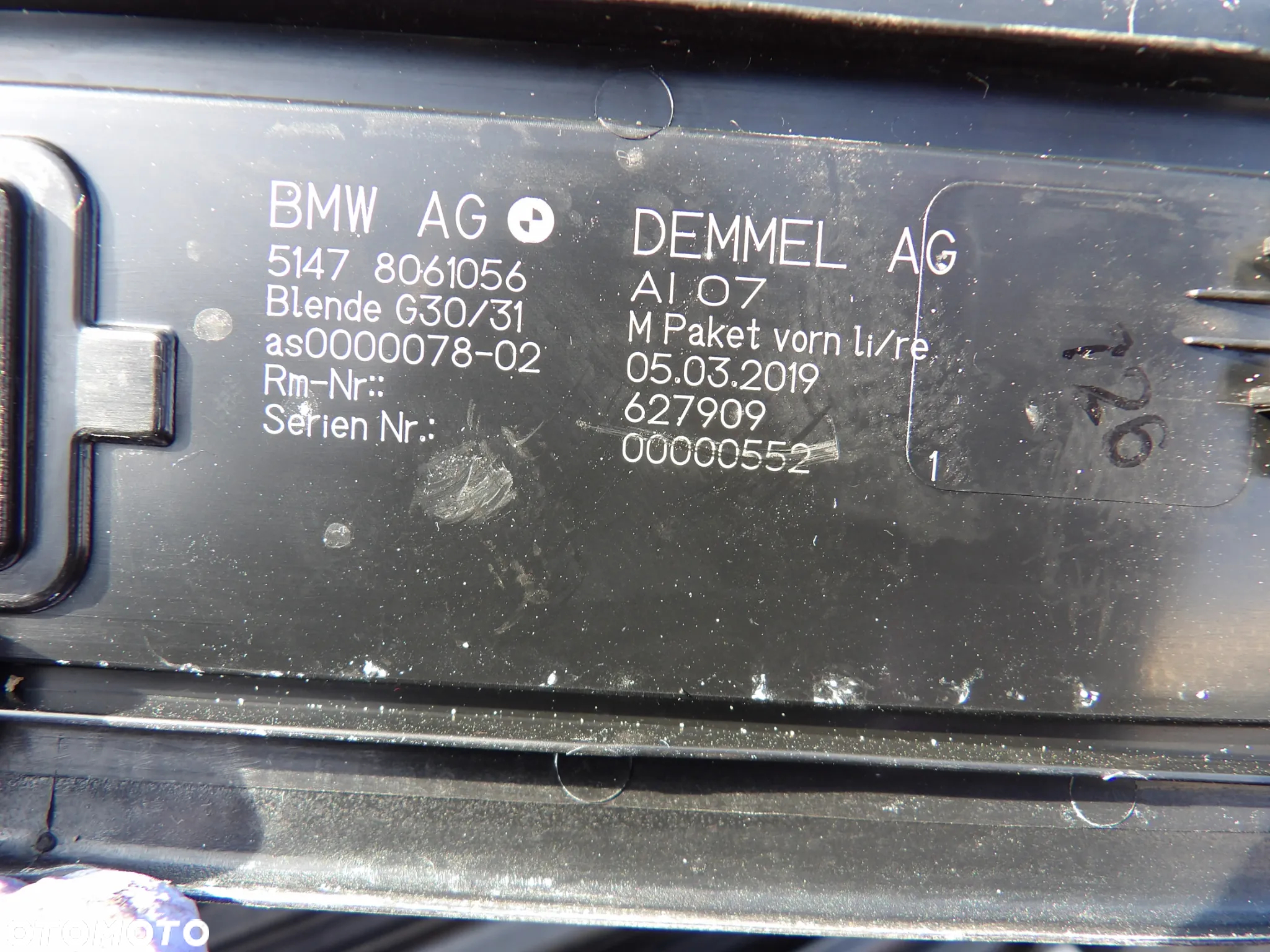 BMW - G30 - M PAKIET - LISTWY PROGOWE LED - KOMPLET - 8064905  8064906  8061056 - 5