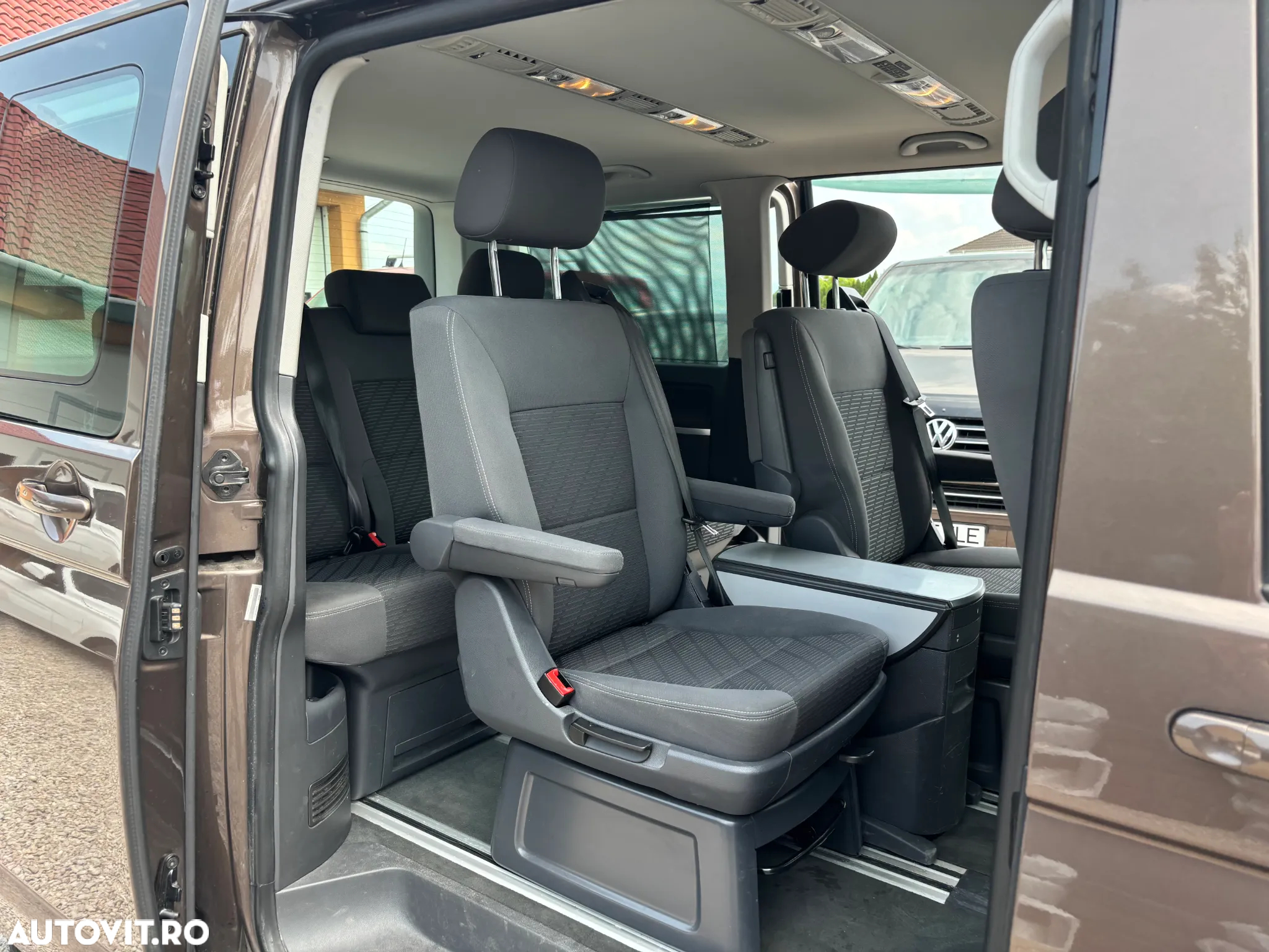 Volkswagen Multivan - 18