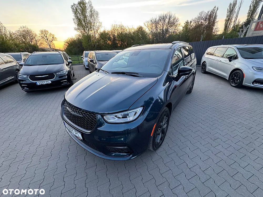 Chrysler Pacifica - 20