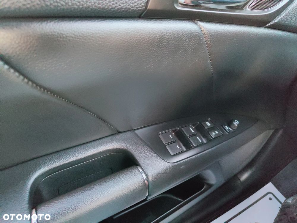 Suzuki Kizashi 2.4 4x4 CVT Sport - 28