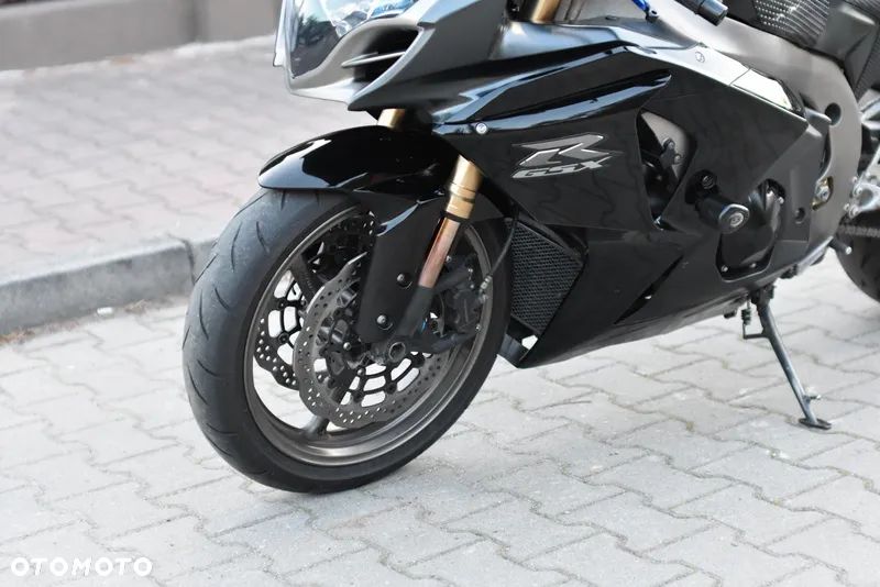 Suzuki GSX-R - 25