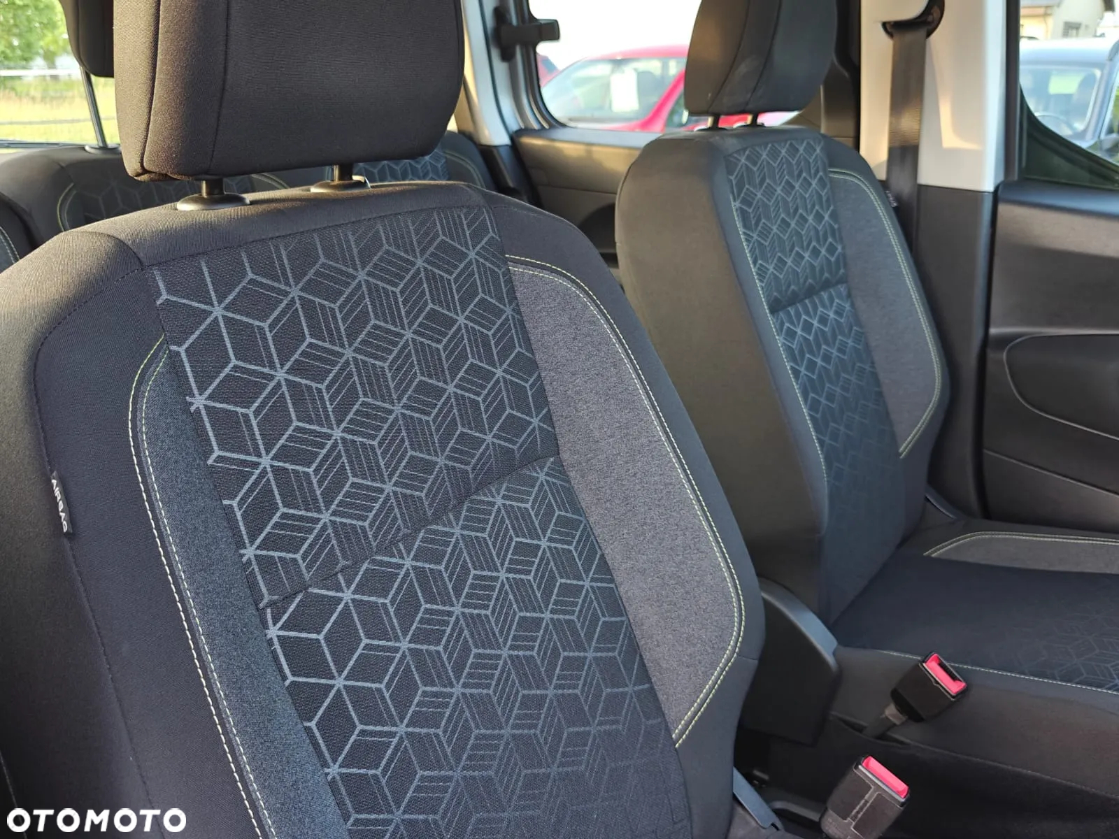 Peugeot Rifter 1.5 BlueHDI Allure S&S - 17