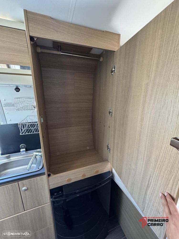Adria Twin 600 SP cama transversal - 12