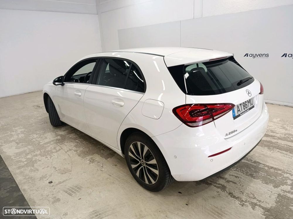 Mercedes-Benz A 250 e Style Plus - 3