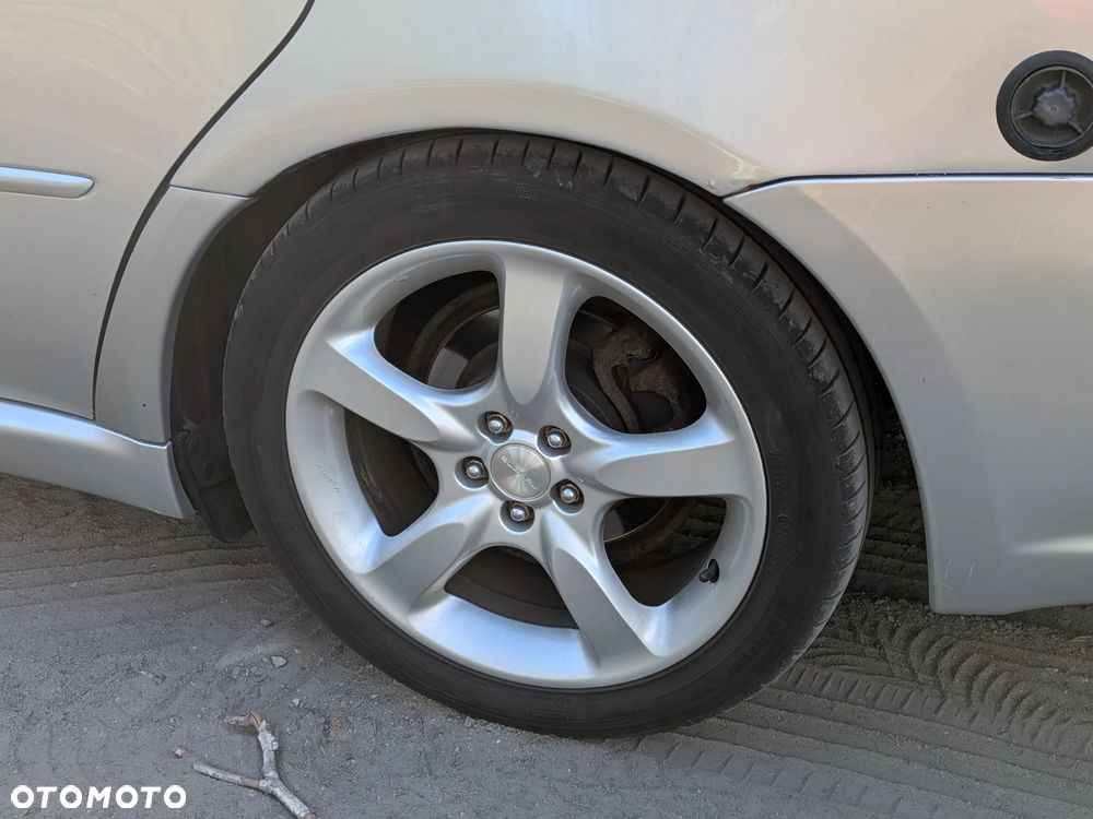 Subaru Legacy 2.0i MT - 13