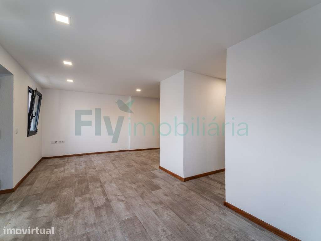 Moradia T2 + Moradia T1 Excelente Oportunidade de Investimento - Grande imagem: 2/55