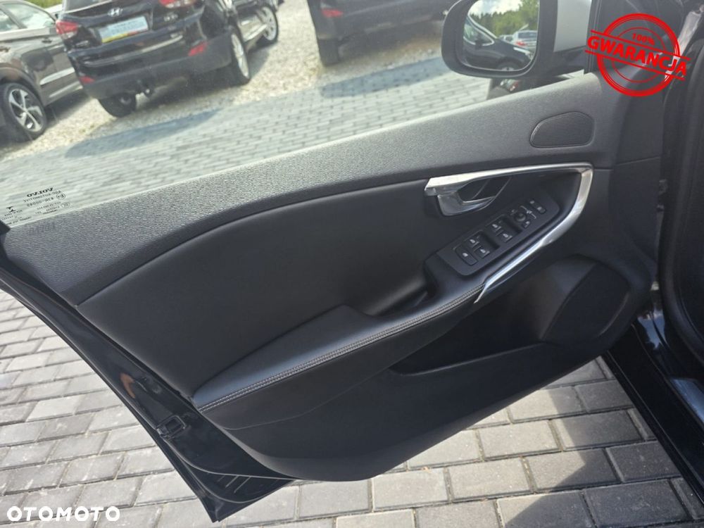 Volvo V40 D2 Drive-E R-Design Kinetic - 38
