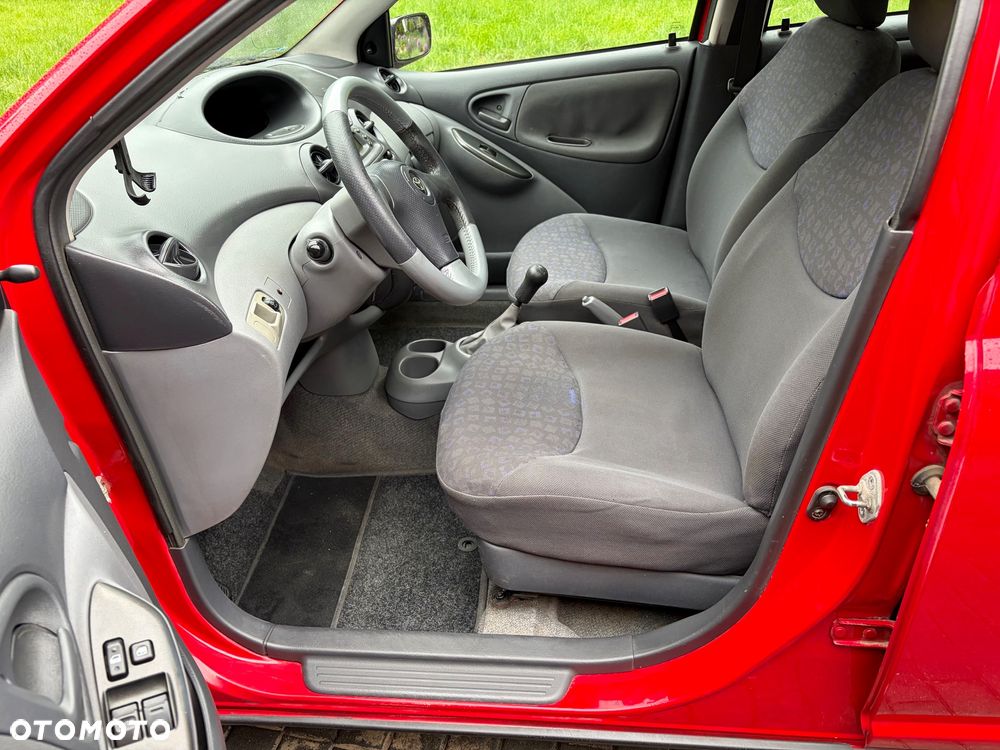 Toyota Yaris 1.0 Luna - 24